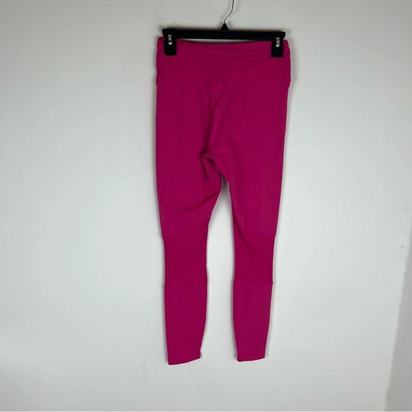 Year of Ours The Jab And Hook Legging in Magenta Women's Size M - Picture 8 of 9